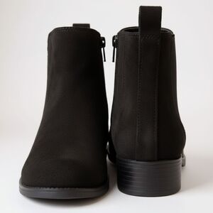 White Mountain Black Heeled Boots